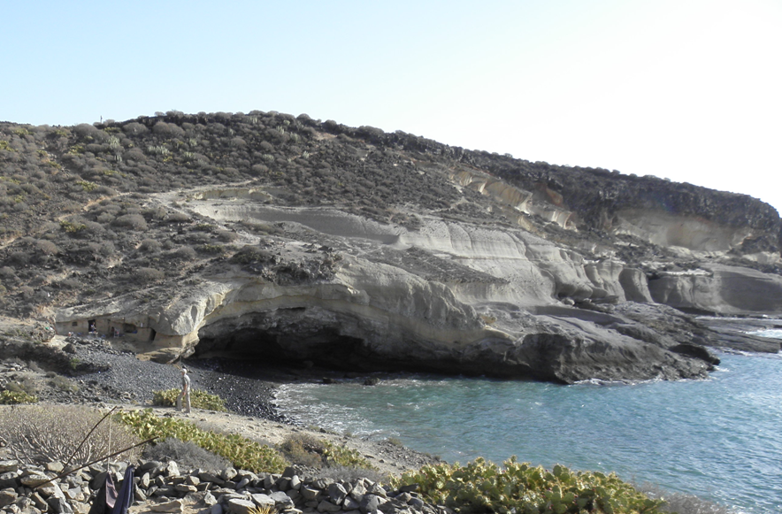 playa-de-los-hippies1.png